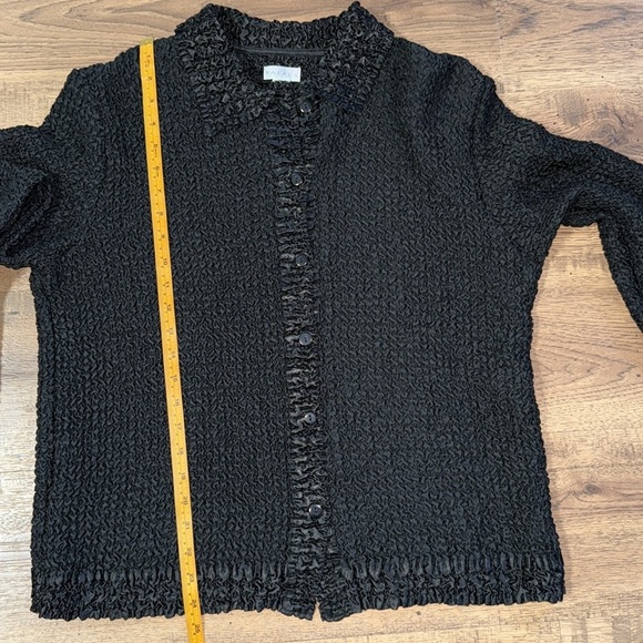 RAFAEL Black Textured Button-Up Blouse - Picture 6 of 8